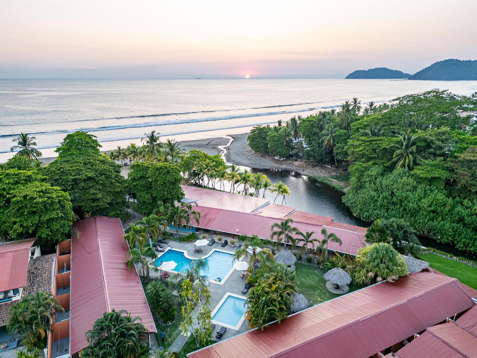 Beach Break Resort & Cr Surf Camp Jacó Екстериор снимка