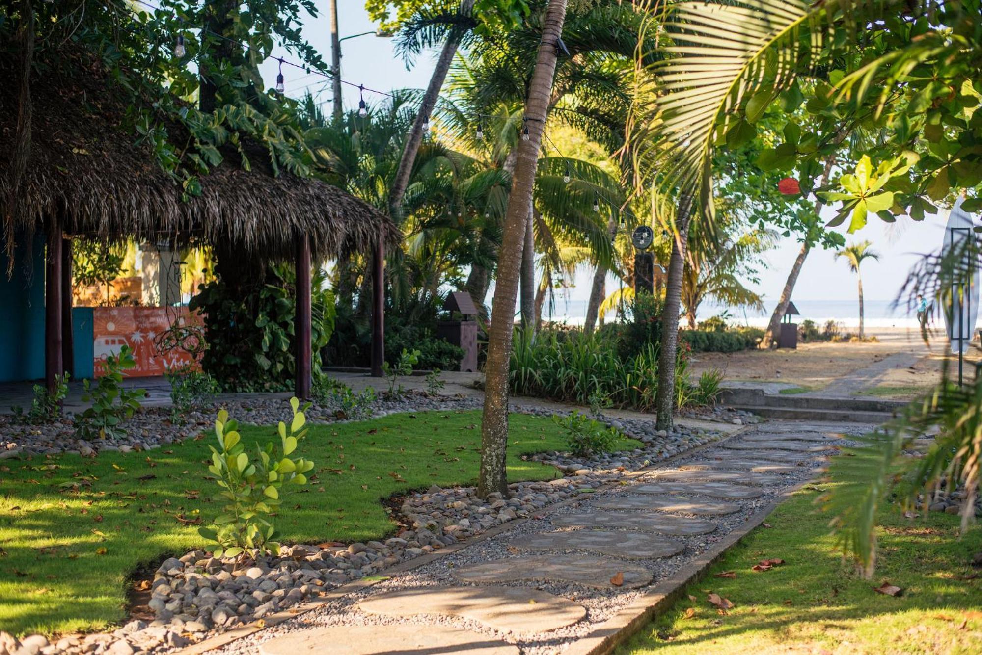 Beach Break Resort & Cr Surf Camp Jacó Екстериор снимка