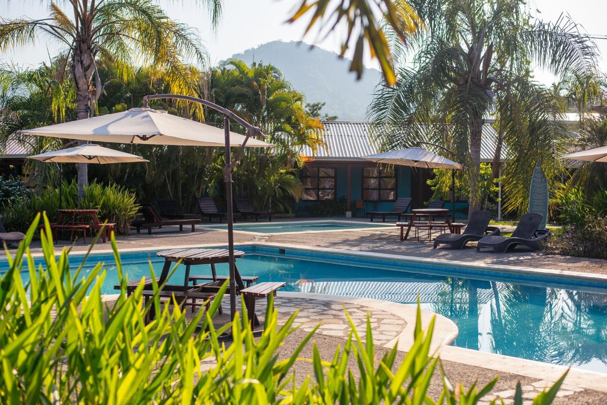 Beach Break Resort & Cr Surf Camp Jacó Екстериор снимка