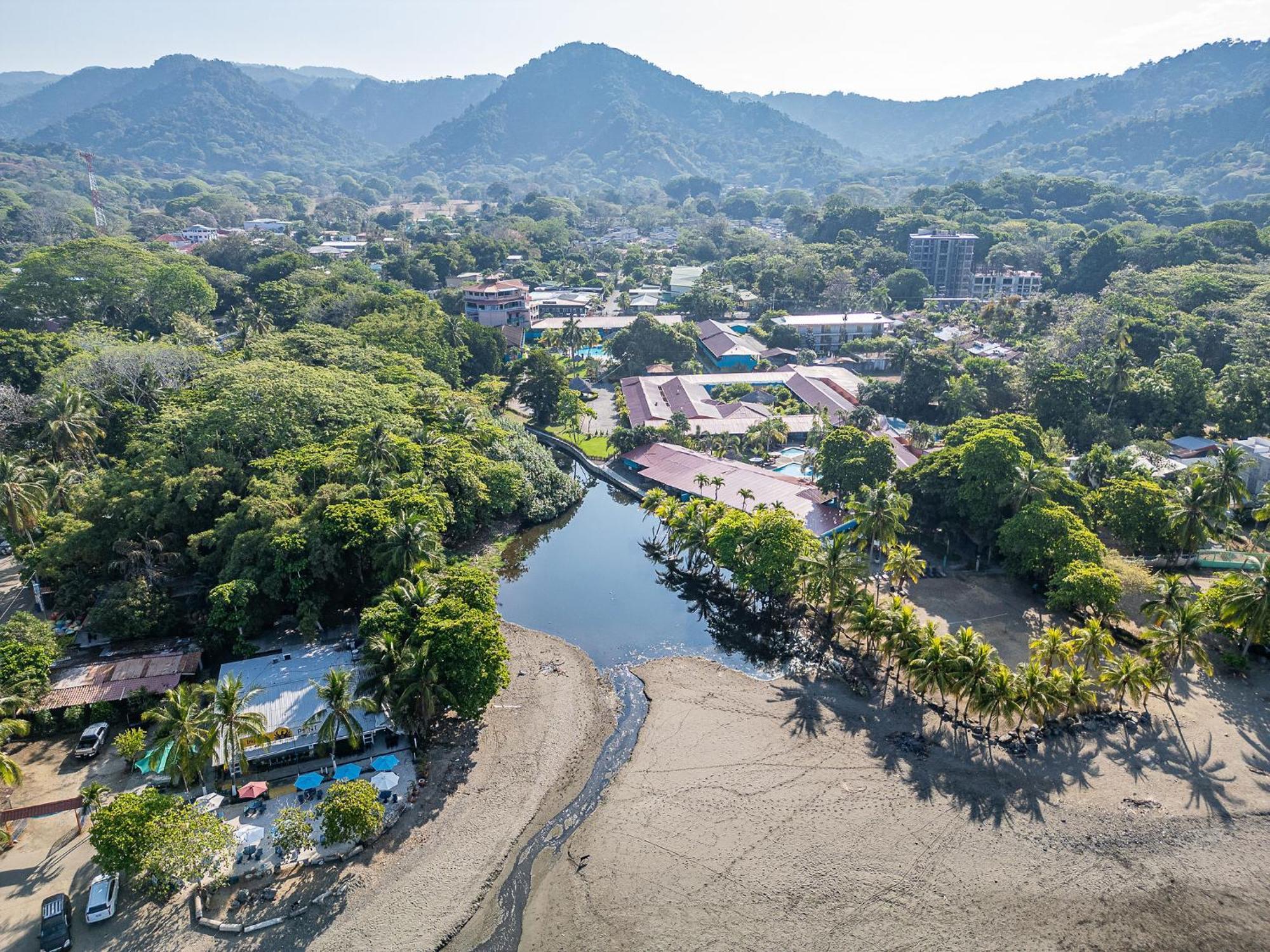 Beach Break Resort & Cr Surf Camp Jacó Екстериор снимка