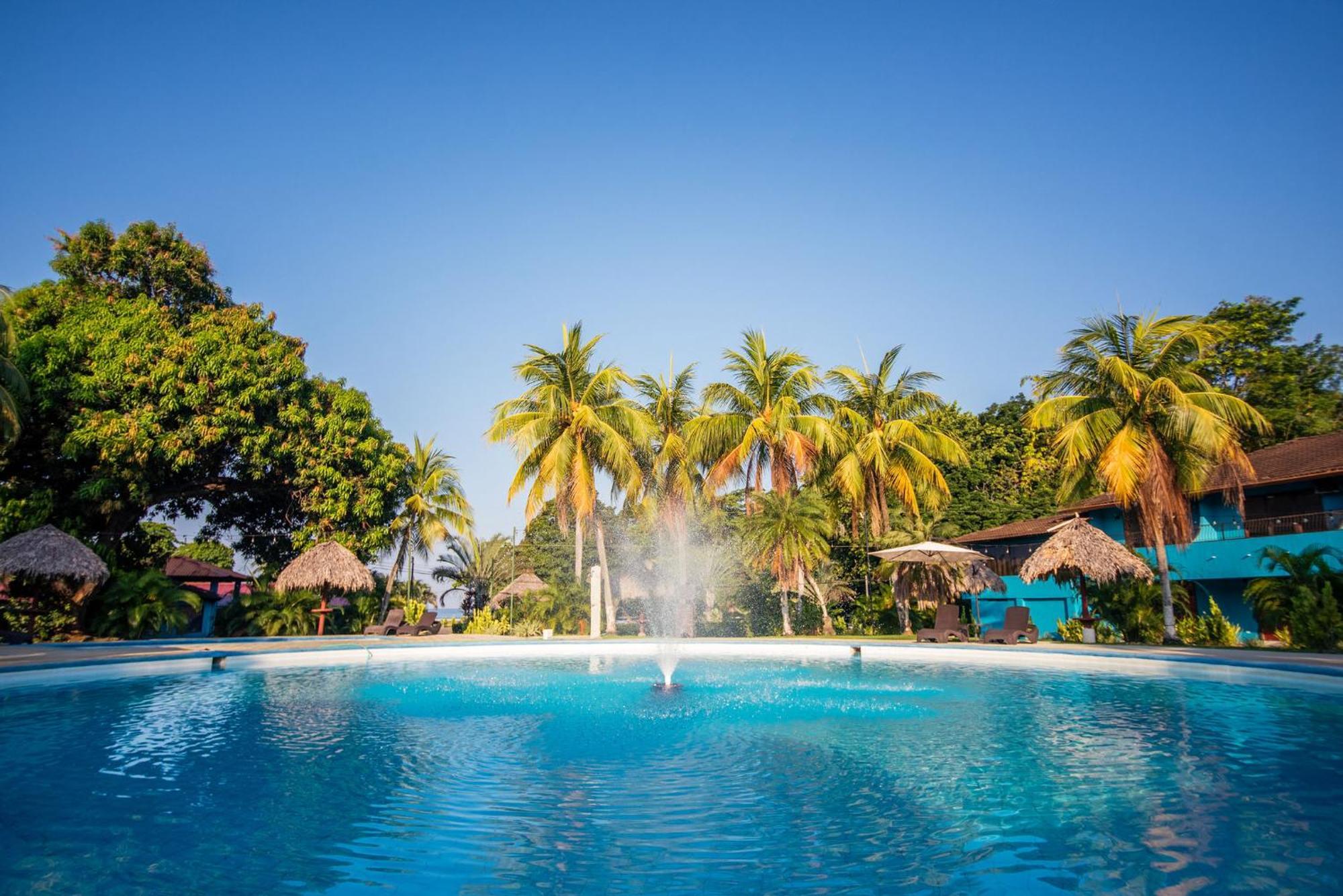Beach Break Resort & Cr Surf Camp Jacó Екстериор снимка